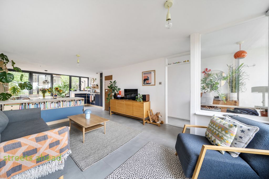Property photo 2 of 19 6c831d1E-2890-4Ec...