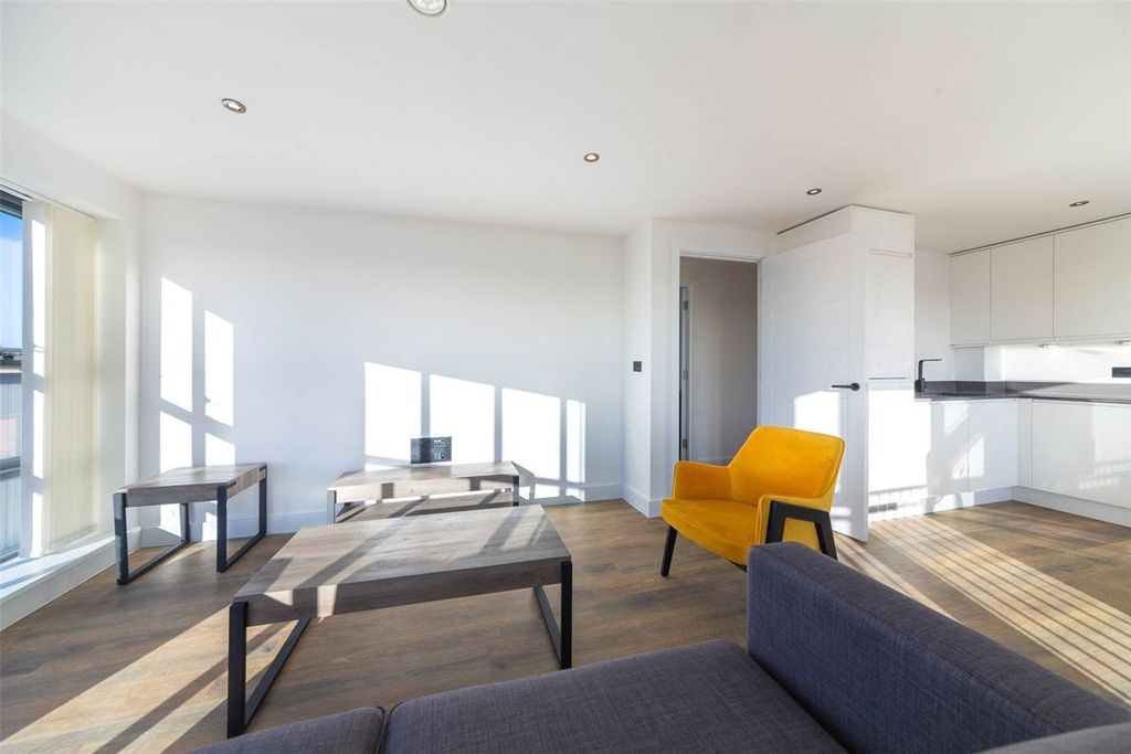 Property photo 2 of 10