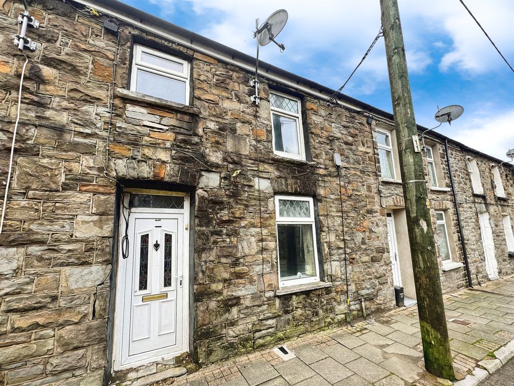 Property photo 2 of 8