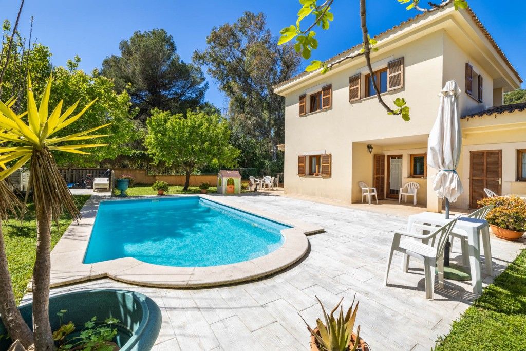 Property photo 1 of 20 Exterior And Pool (1)