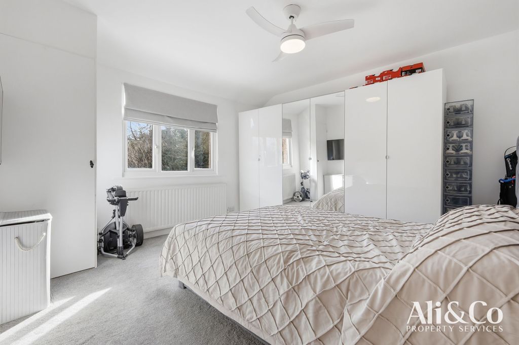 Additional image 20 of 4 bed semi-detached house for saleCollege Avenue, Grays RM17