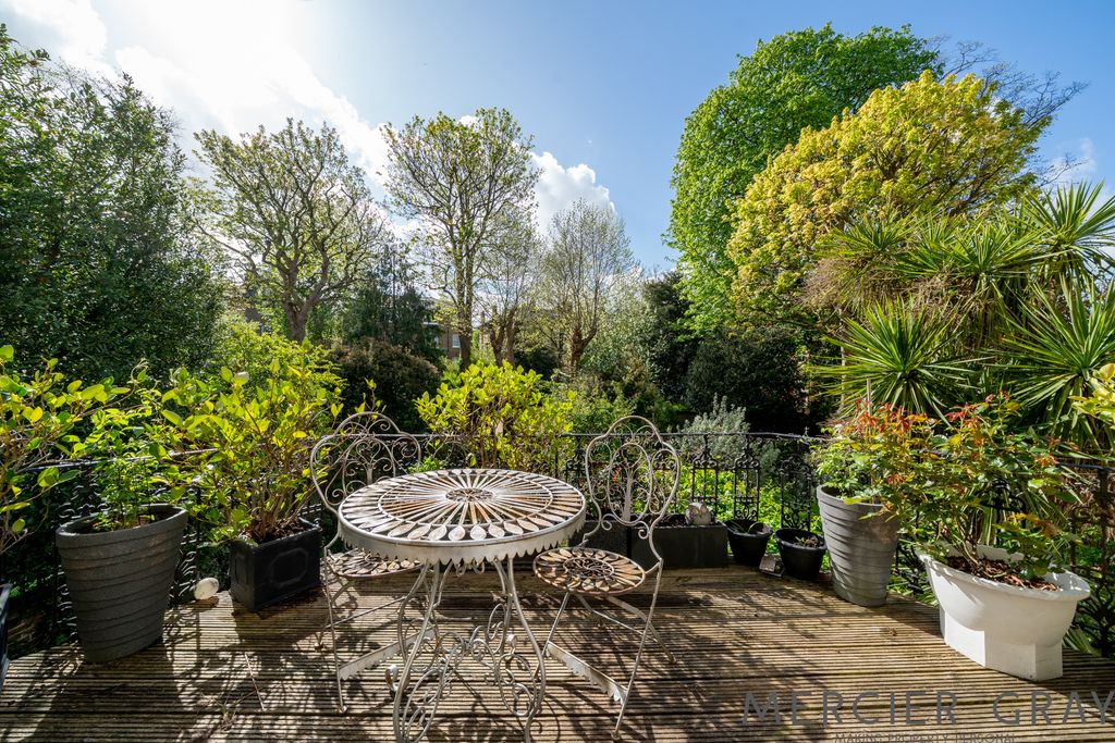 Property photo 2 of 16 Photo 3