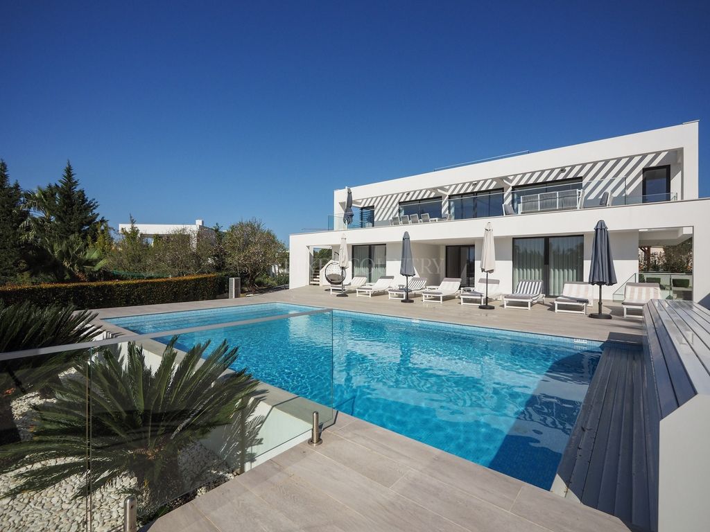 Property photo 1 of 30