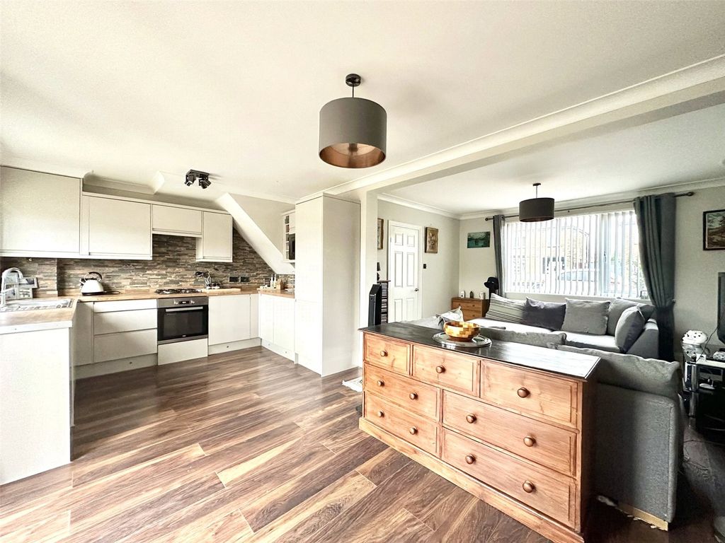 Property photo 2 of 21 Kitchen/Dining Area