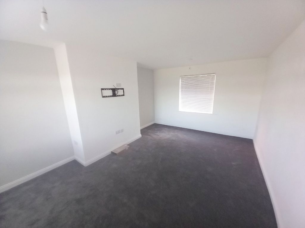 Property photo 2 of 13 Lounge