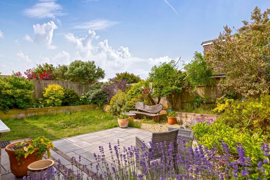 Property photo 3 of 21 Winterton Way_13.Jpg