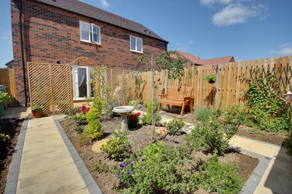 Property photo 2 of 22 1 Garden D