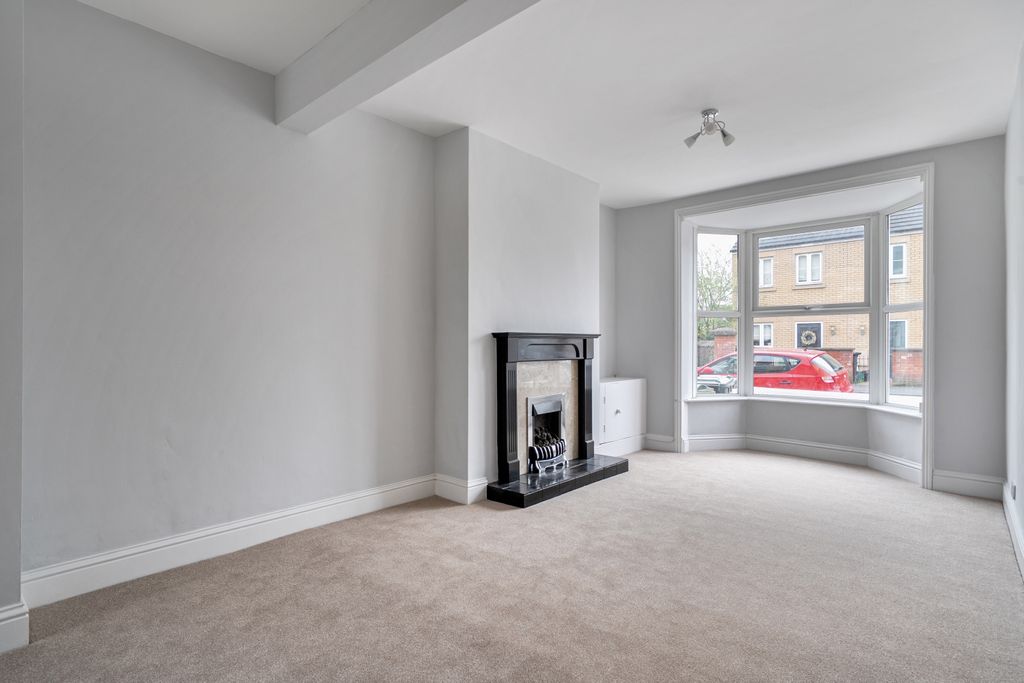 Property photo 3 of 20 1431896-13-69c16Aa5B0102