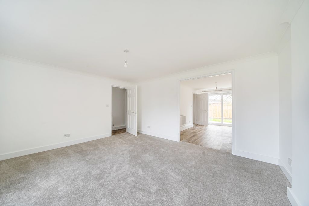 Property photo 3 of 17 Image