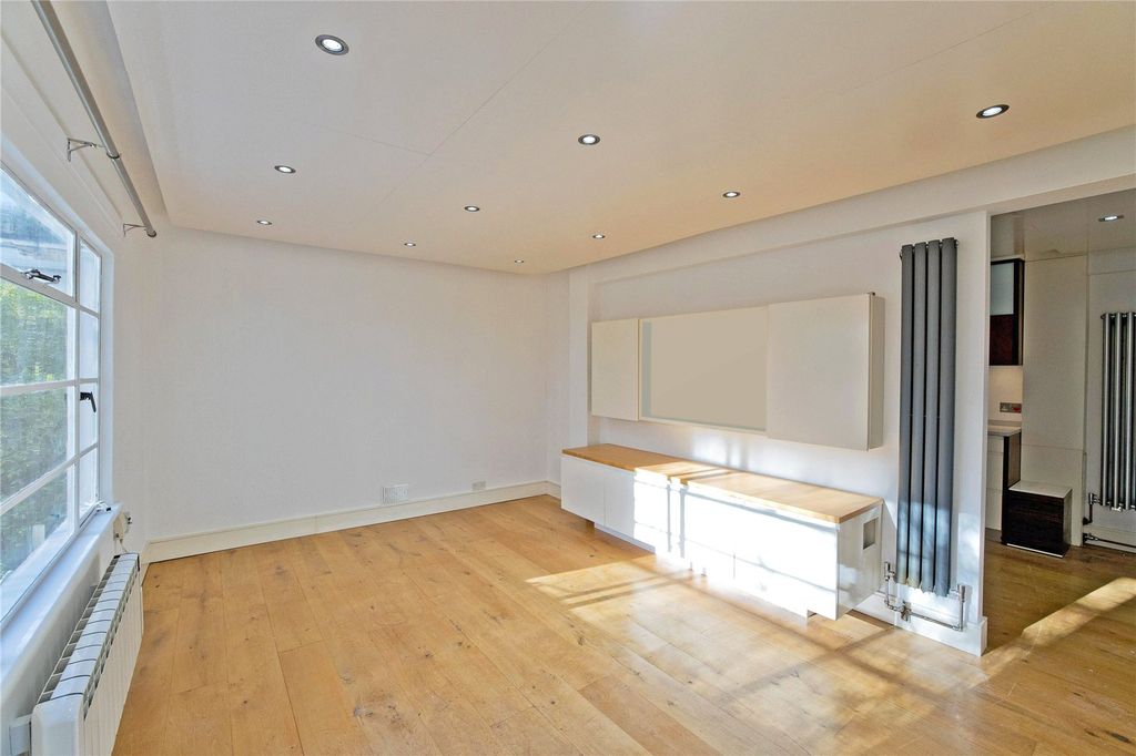 Property photo 2 of 12 Picture No. 14