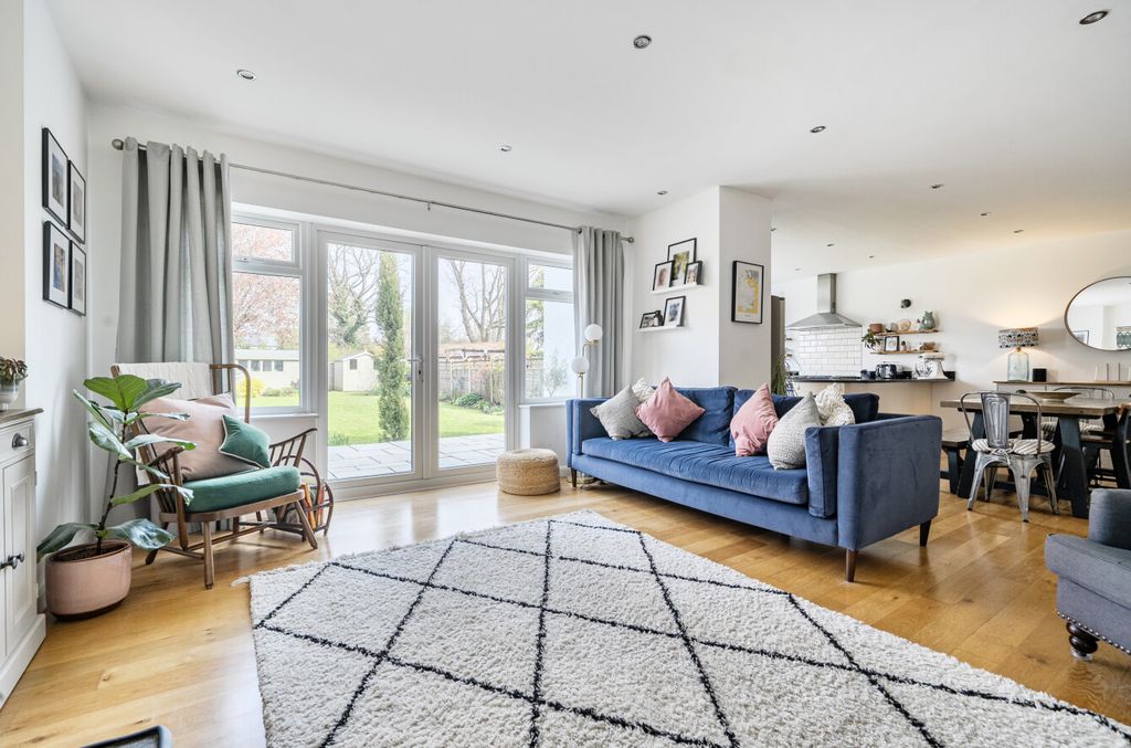 Property photo 2 of 22 14308602069c14866Ae18E