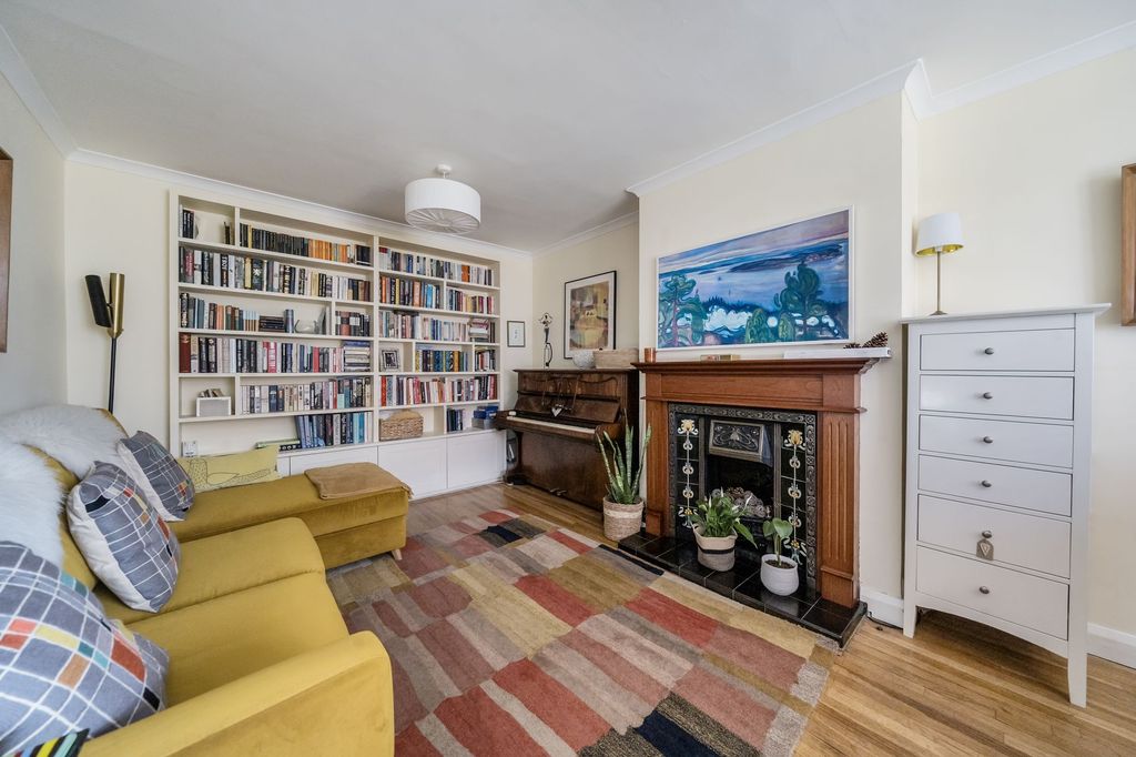 Property photo 2 of 14