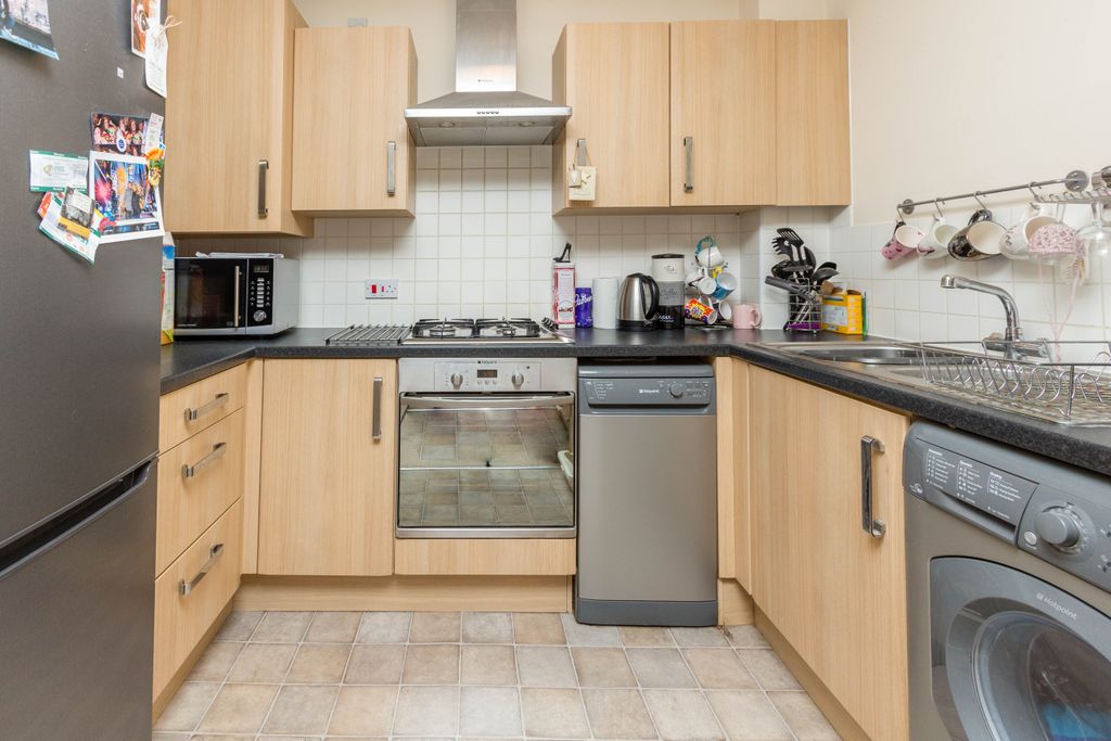 Property photo 2 of 9 Kitchen