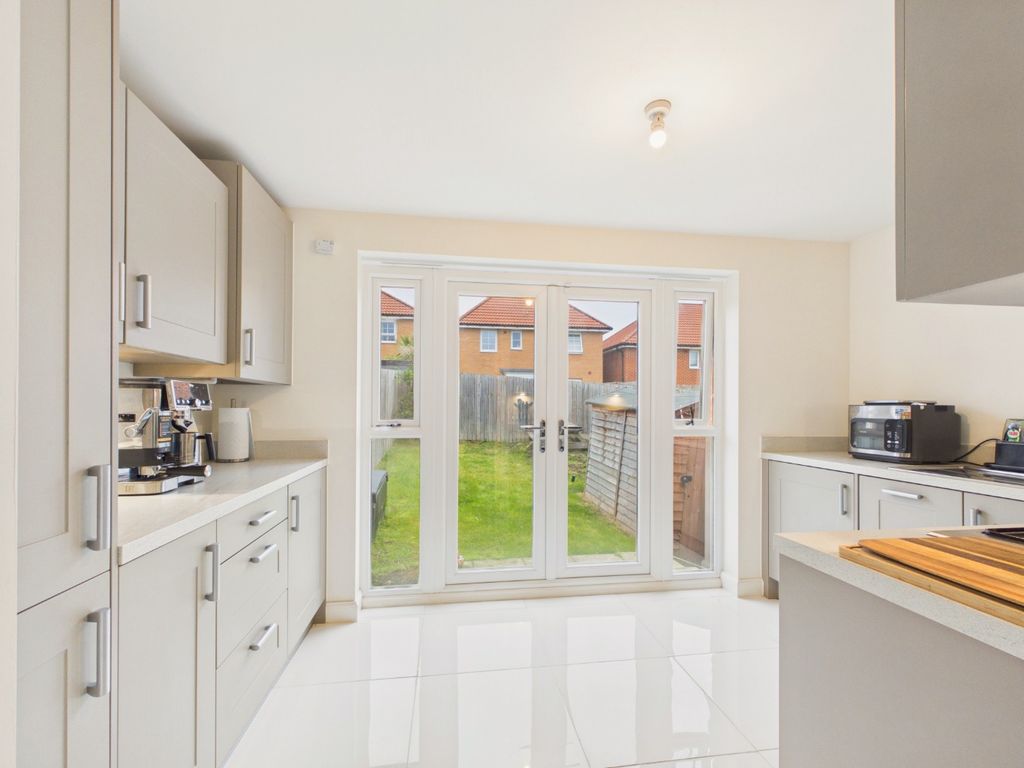 Property photo 2 of 13 5202773