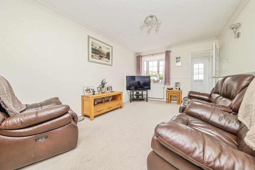 Property photo 2 of 21