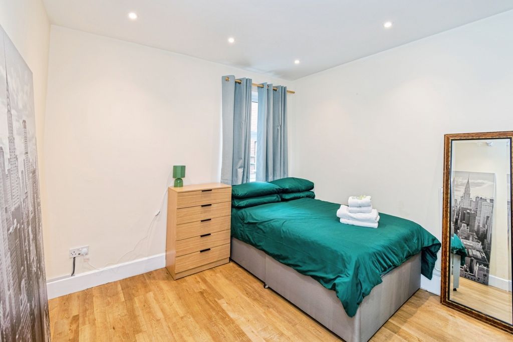 Property photo 2 of 17 Photo