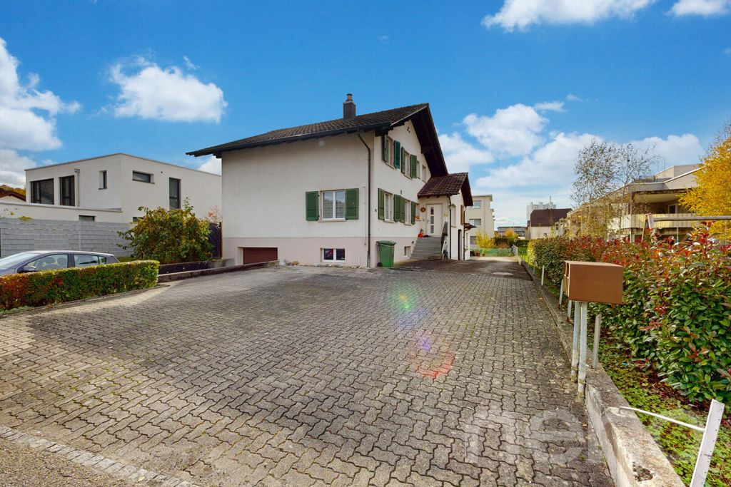 Property photo 3 of 12