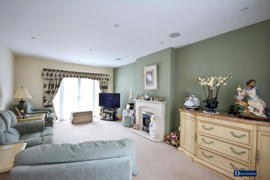 Property photo 2 of 30