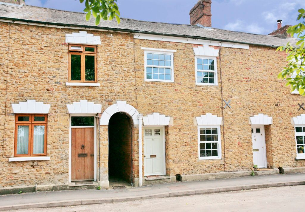 Property photo 1 of 10