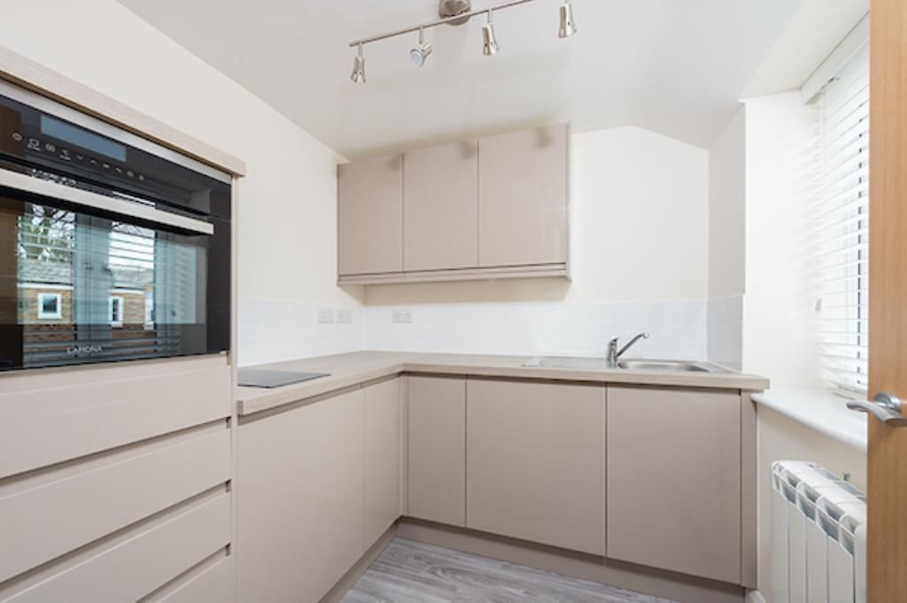 Property photo 2 of 7 Kitchen