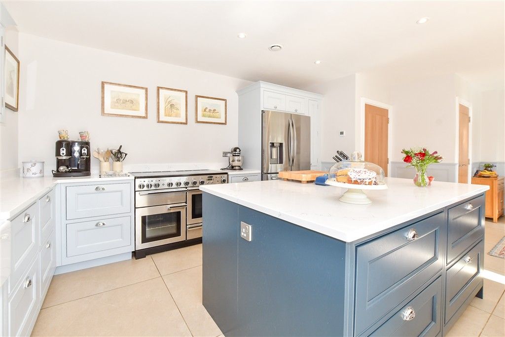 Property photo 1 of 18 Kitchen/Dining Room