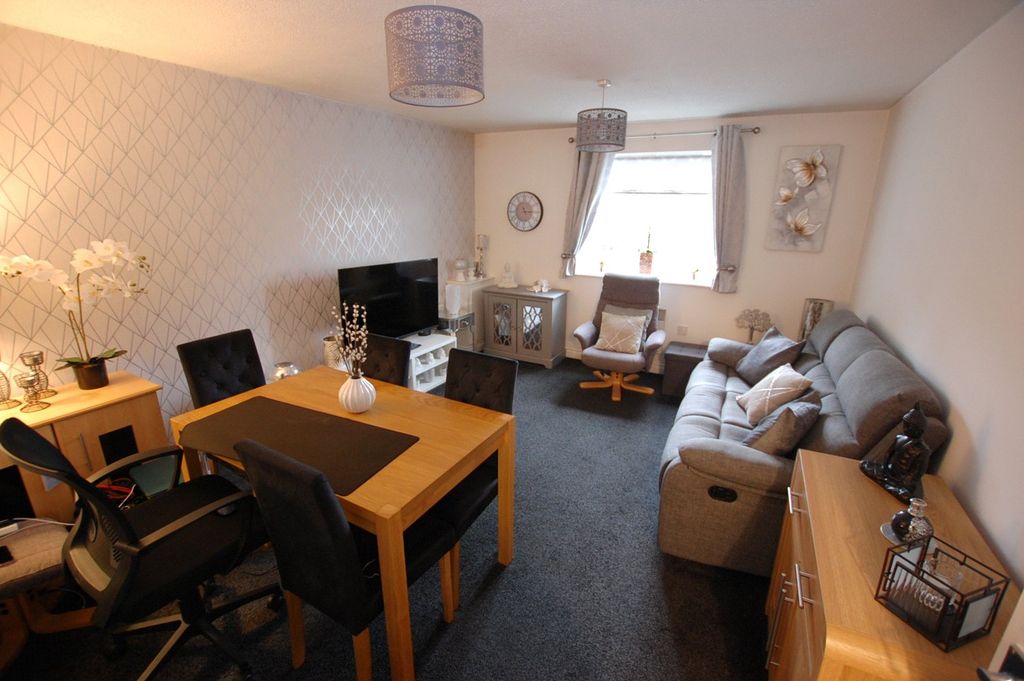 Property photo 2 of 10 Picture No. 03