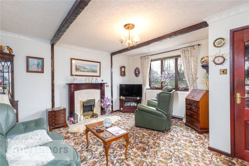 Property photo 2 of 20 Living Room