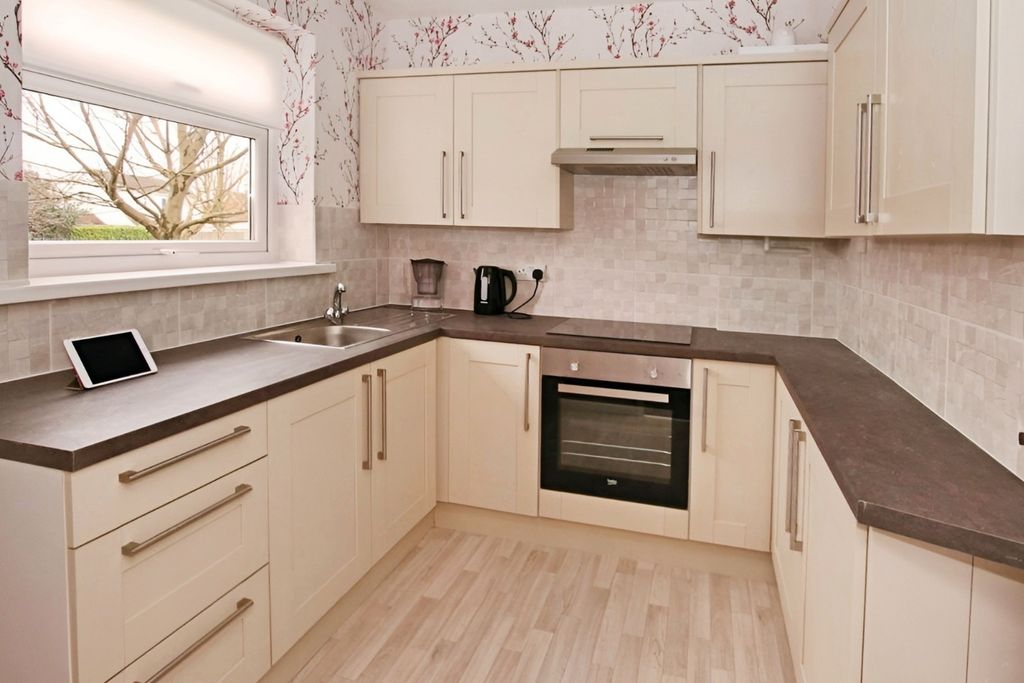 Property photo 2 of 10 4322384