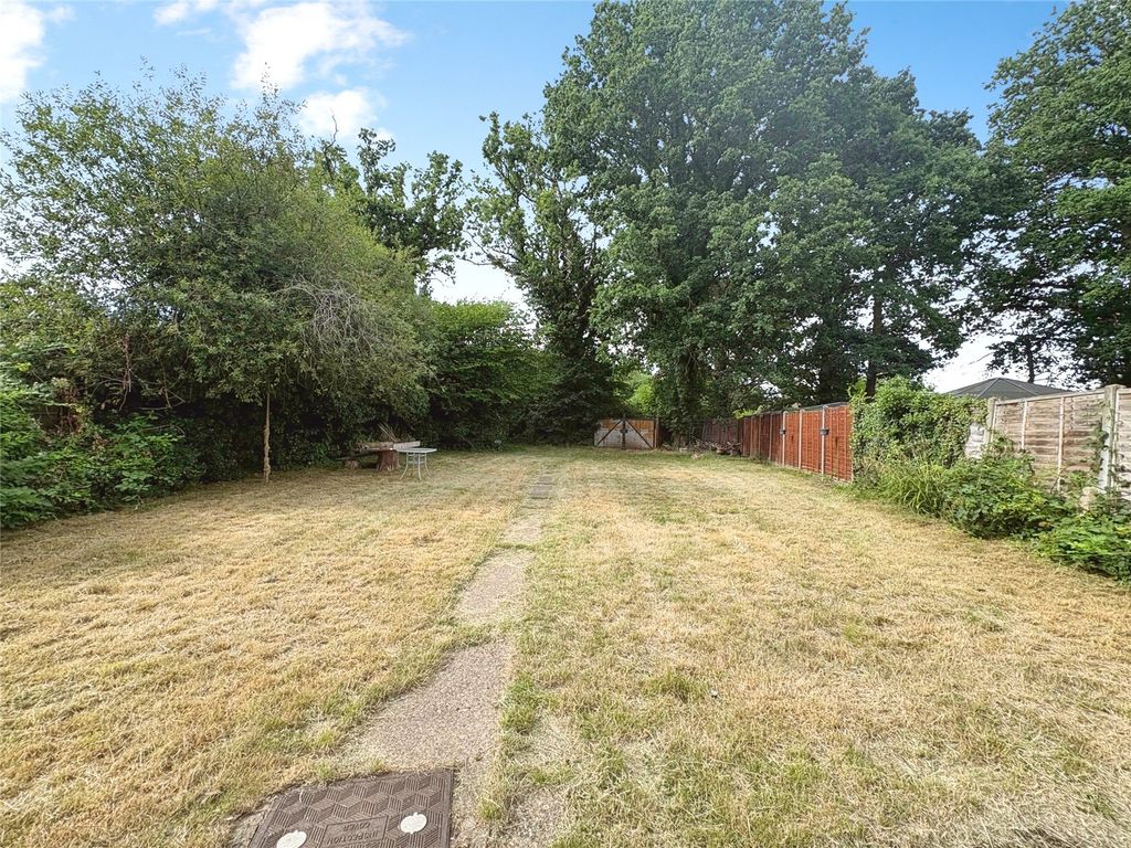 Property photo 3 of 9 Garden