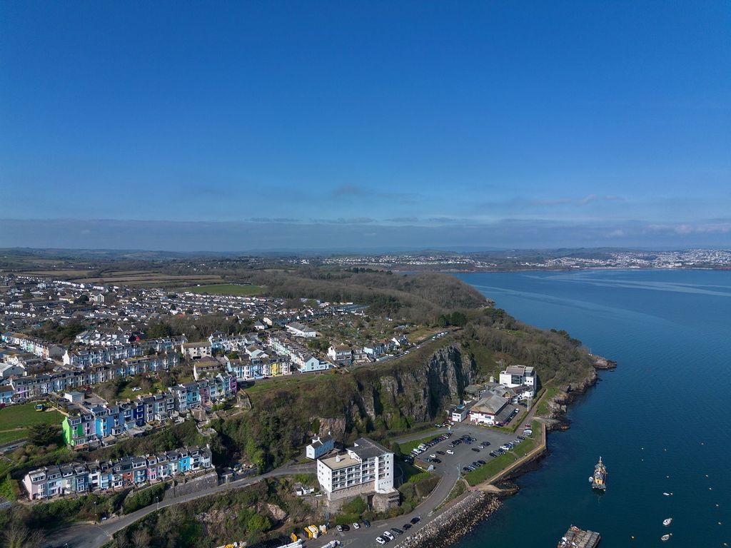 Property photo 2 of 14 8 Sea View Terrace, Brixham