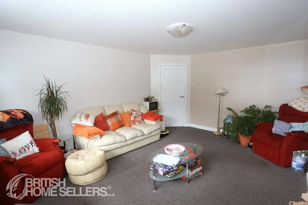 Property photo 3 of 17 4