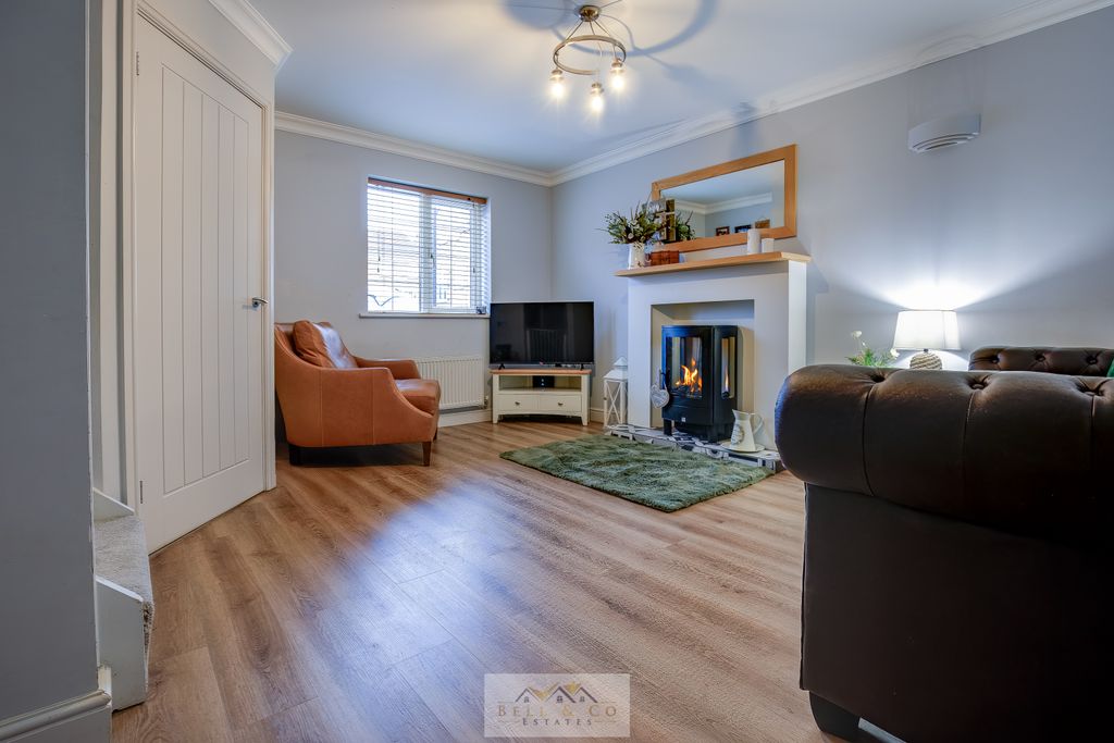 Property photo 3 of 32 Lounge 1.1