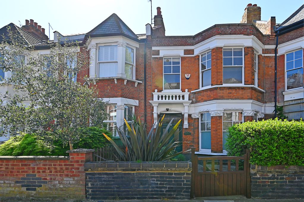 Property photo 2 of 11