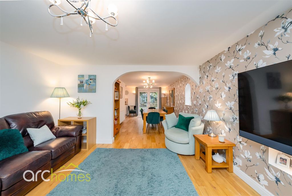 Property photo 2 of 47 Greenfield-4-2.Jpg