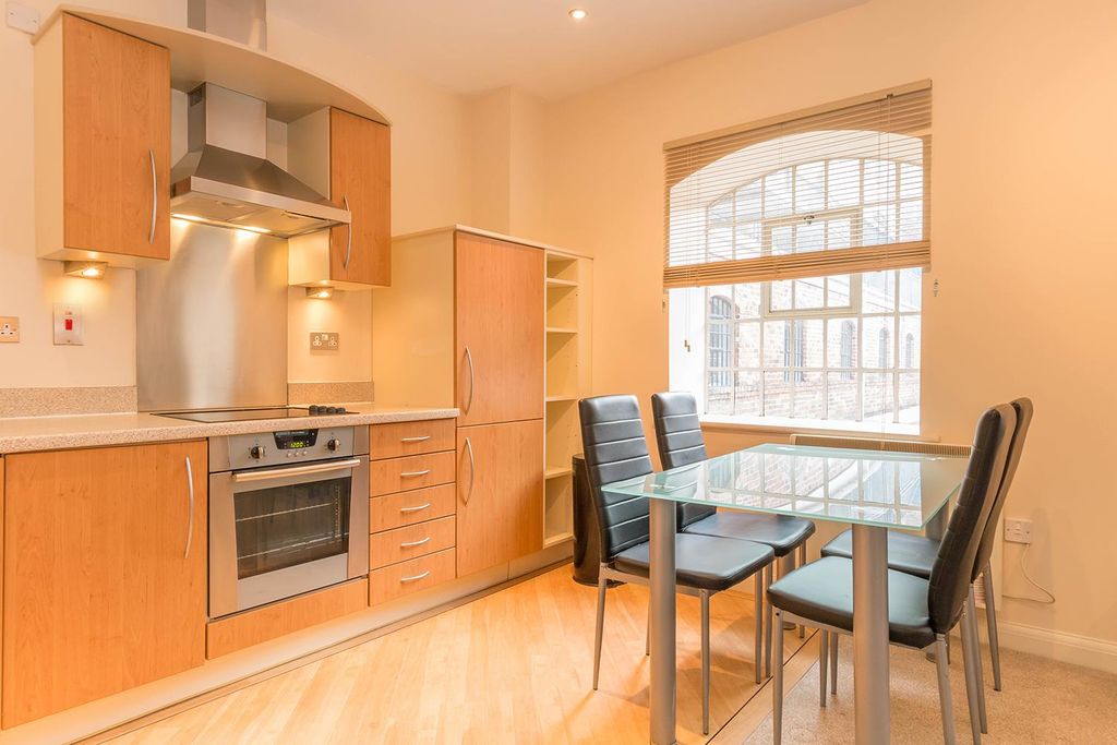 Property photo 3 of 8 Kitchen