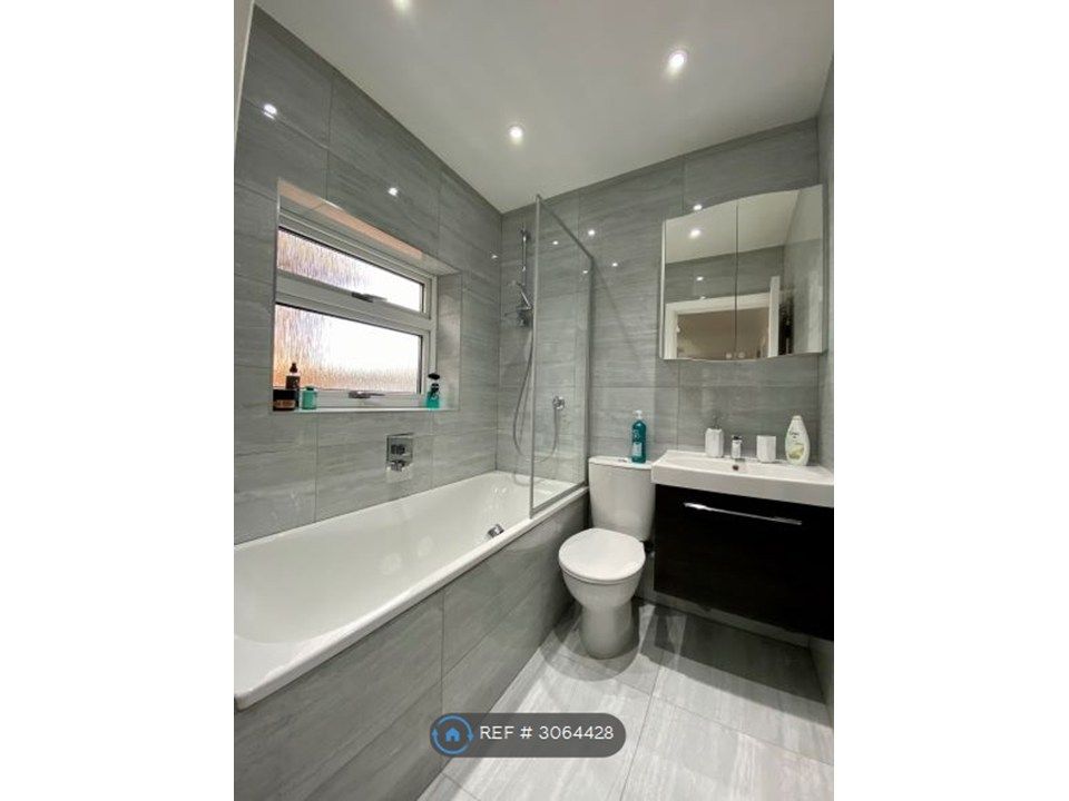 Property photo 3 of 3