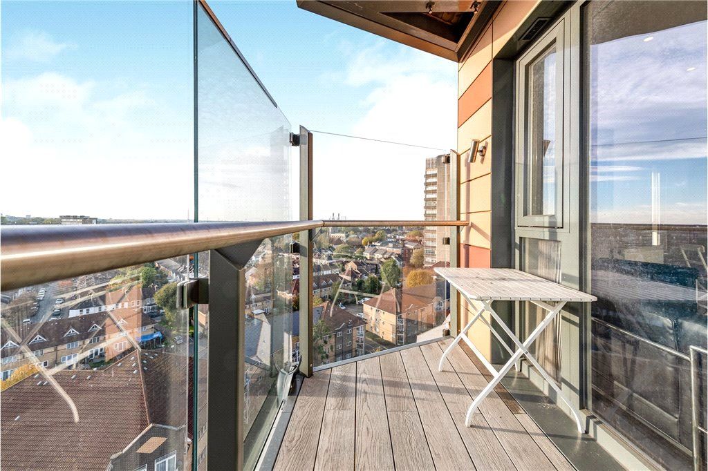 Property photo 2 of 8 Balcony