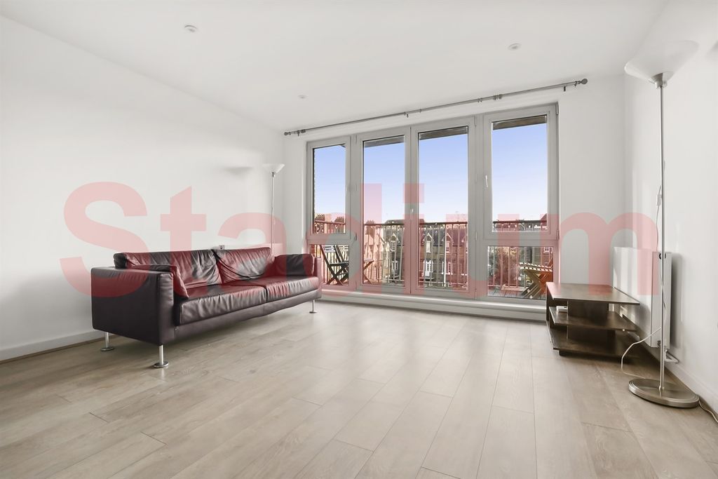 Property photo 1 of 15 (Main)