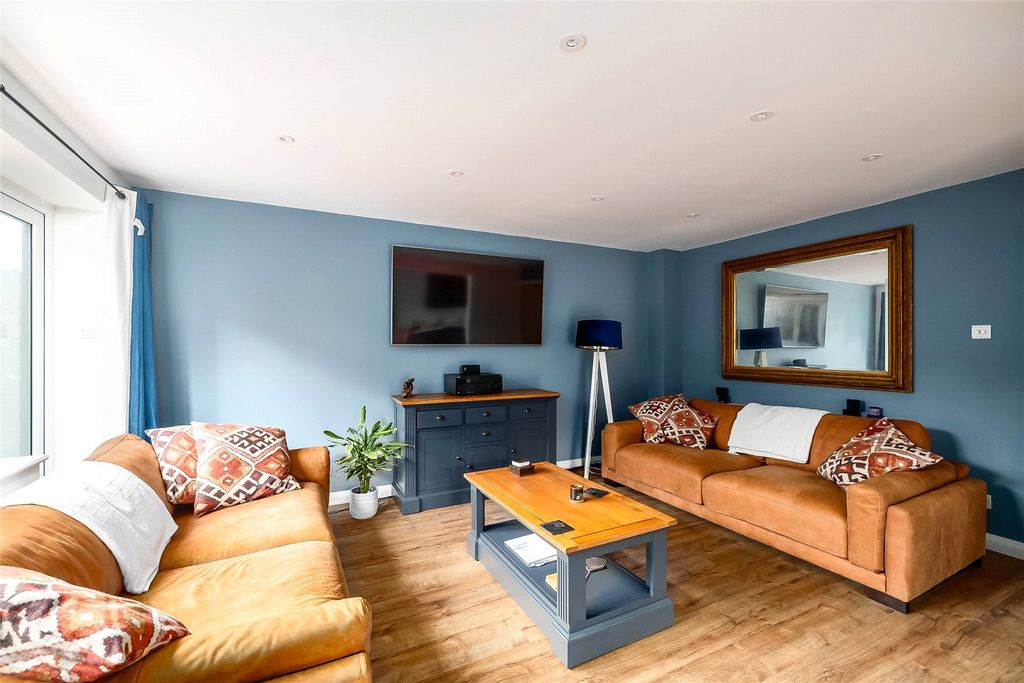 Property photo 3 of 14 Living Room