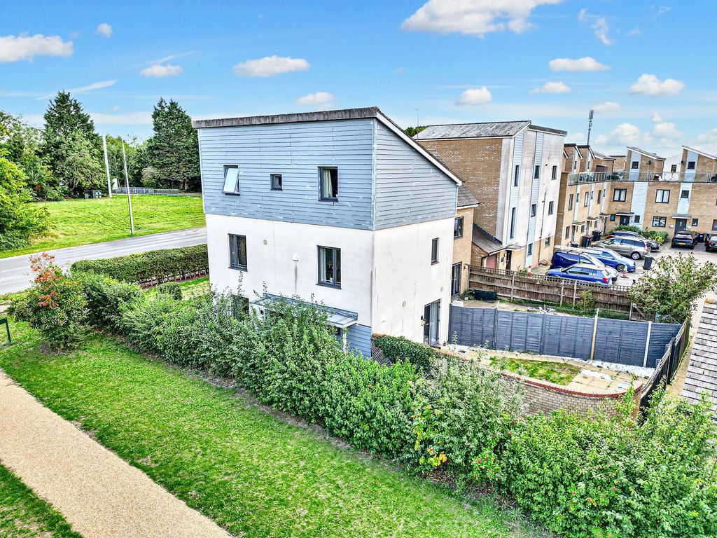 Property photo 1 of 27