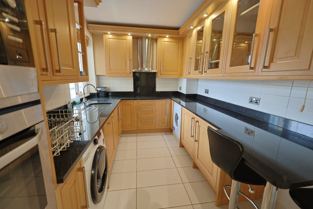 Property photo 3 of 12 2528796