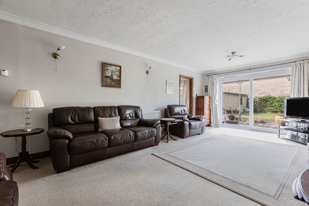 Property photo 3 of 19