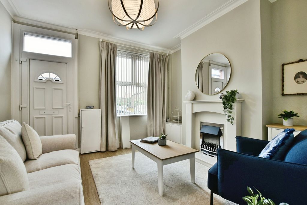 Property photo 2 of 22 Pbox-Img.Jpg