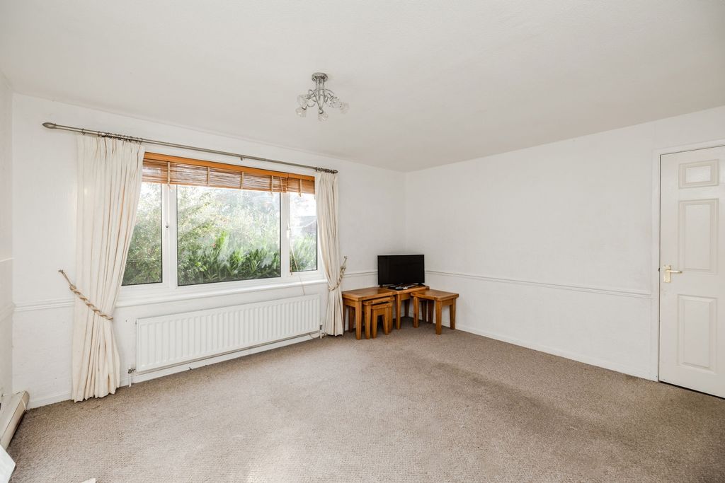 Property photo 3 of 26 14Brackenclose--Dinnington--Ne137Ly-3