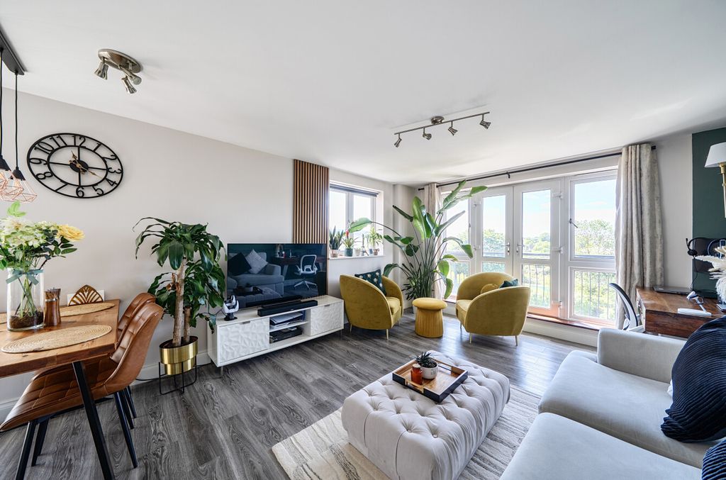 Property photo 2 of 21 1457964-19-6A0306...
