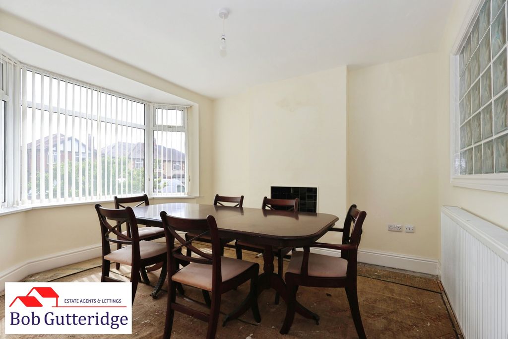 Property photo 2 of 23 Bay Fronted Dining Room