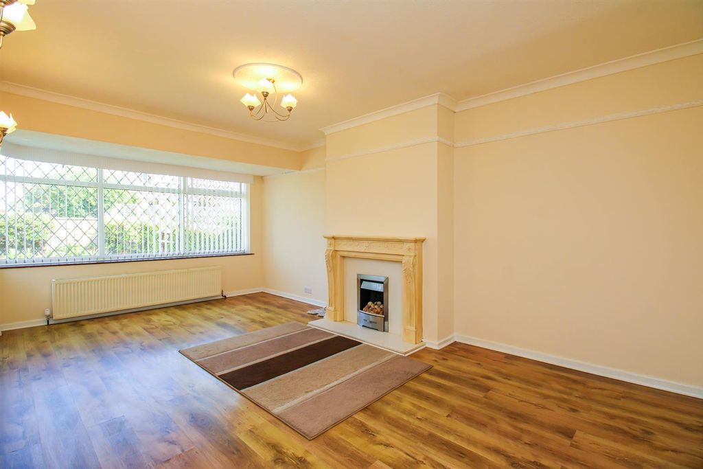 Property photo 3 of 9 Living Room