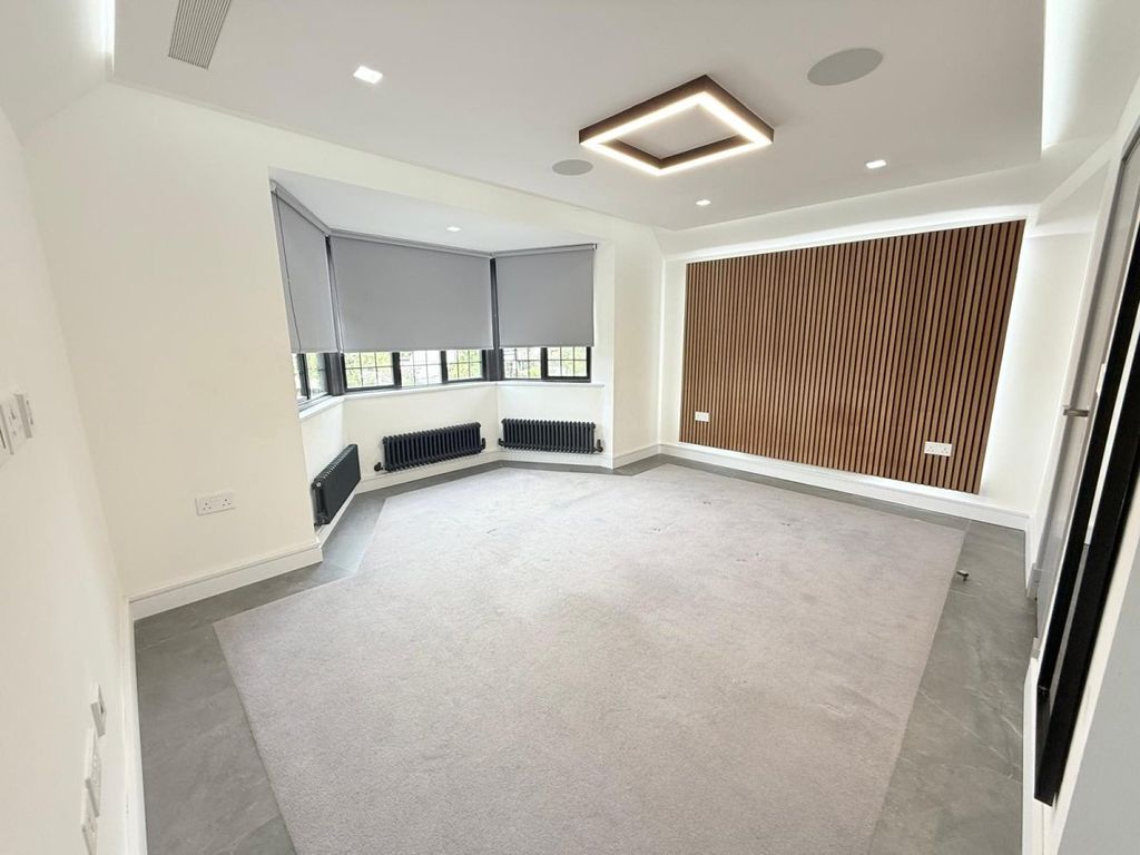 Additional image 12 of 3 bed flat to rentBeech Hill Avenue, Hadley Wood EN4