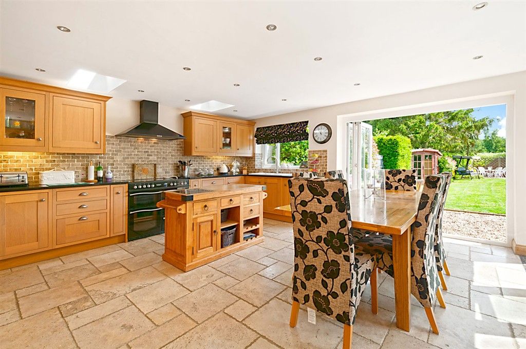 Property photo 3 of 24 Kitchen/Diner