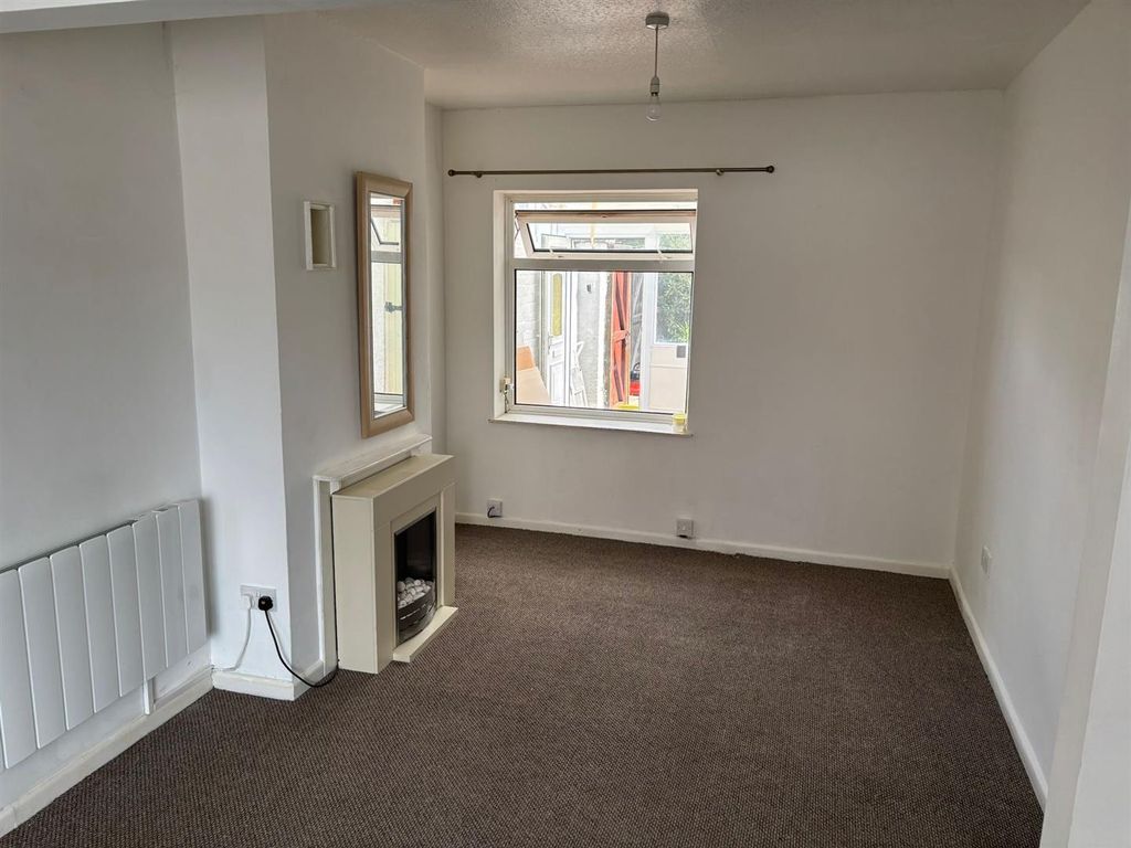 Property photo 3 of 8 Nnio4873.Jpg